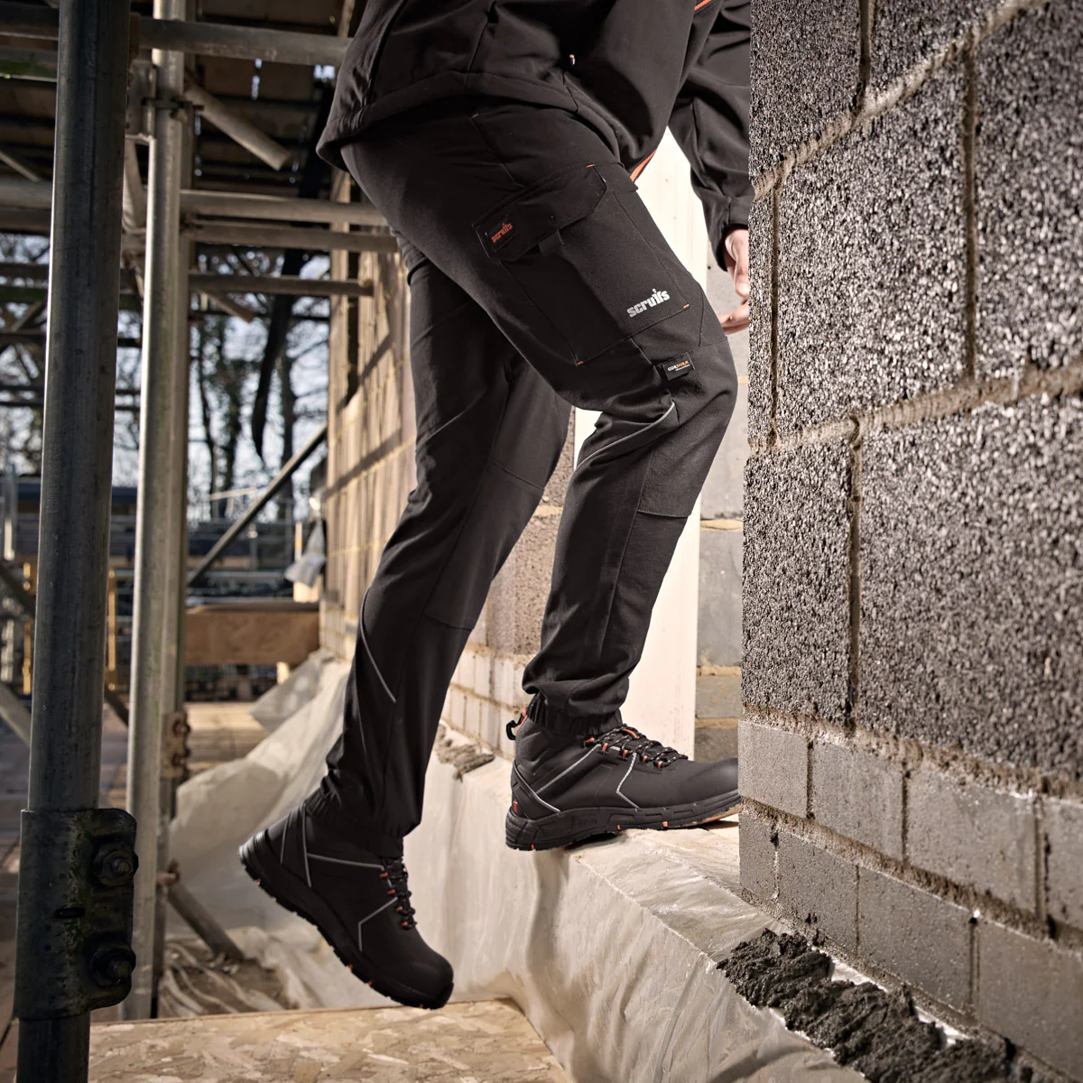 Tech Hybrid Jogger - Image 2